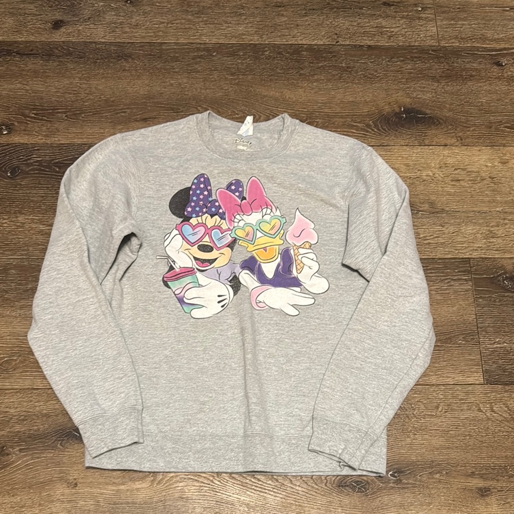 Disney sweat shirt‎ medium